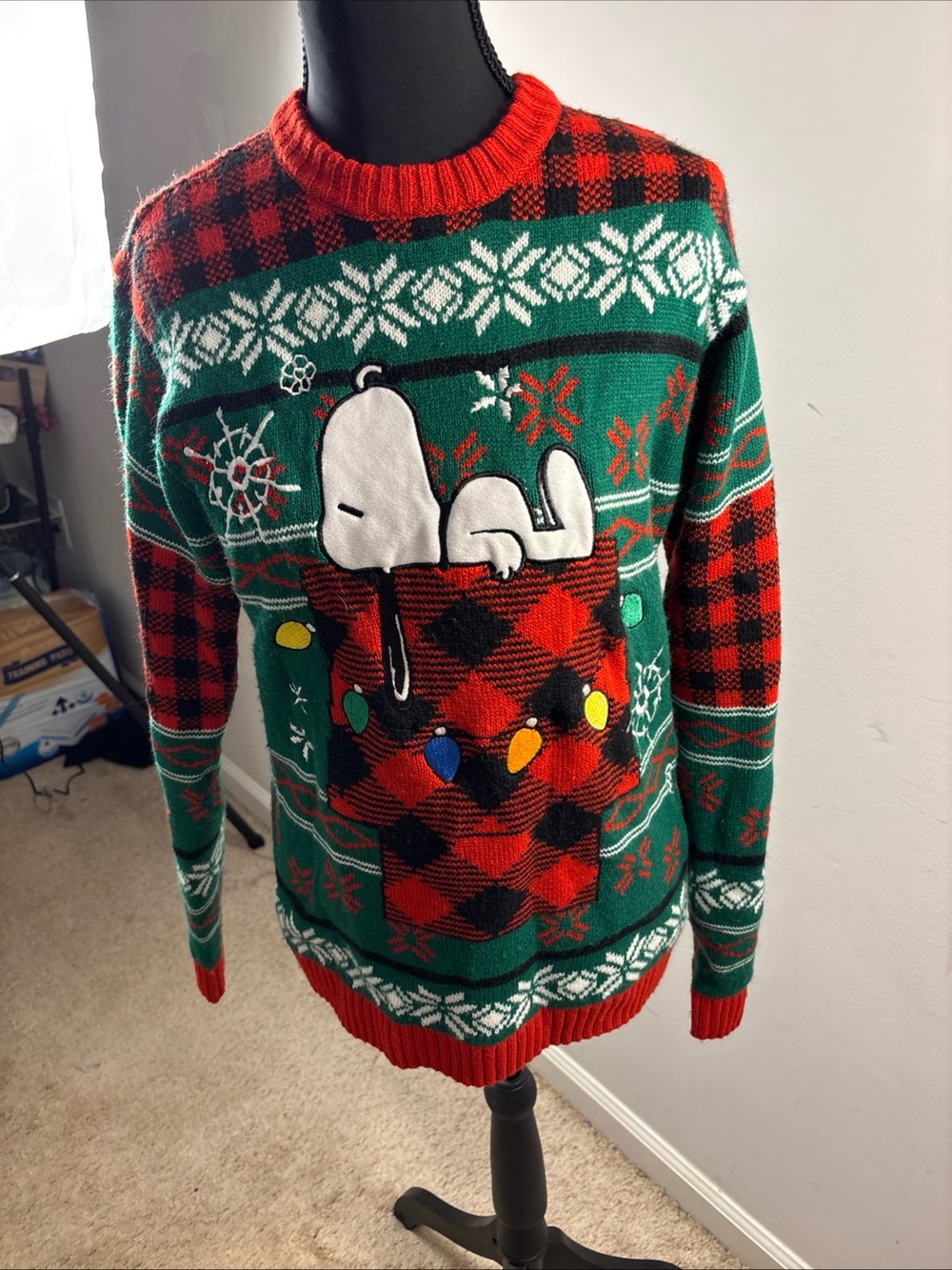 Peanuts Men's Green & Red Snoopy Buffalo Plaid Crewneck Sweater 422